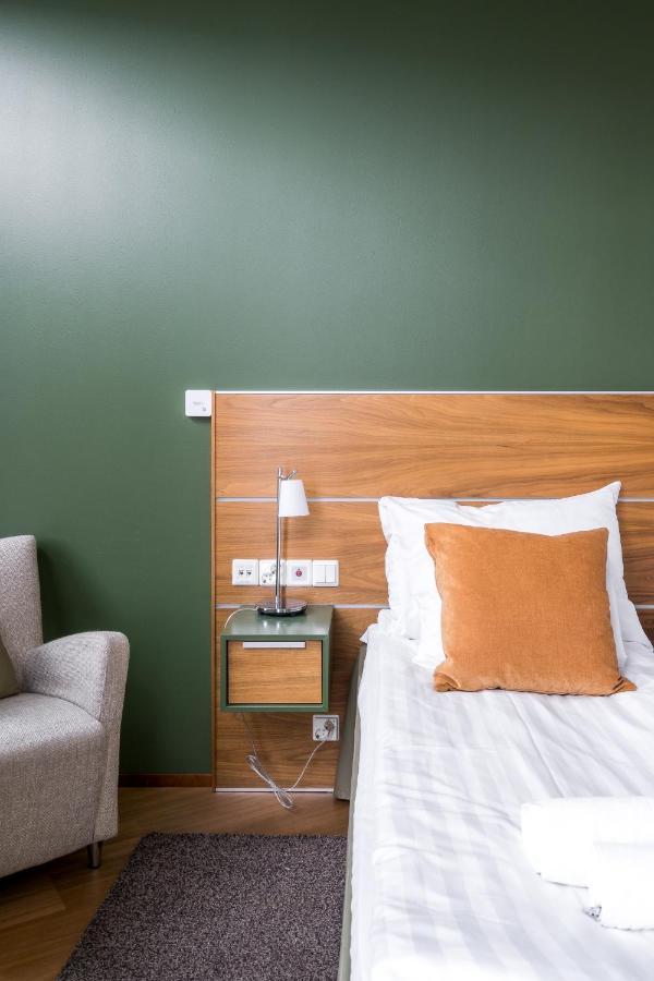 Hiisi Hotel Helsinki Jaetkaesaari Екстер'єр фото
