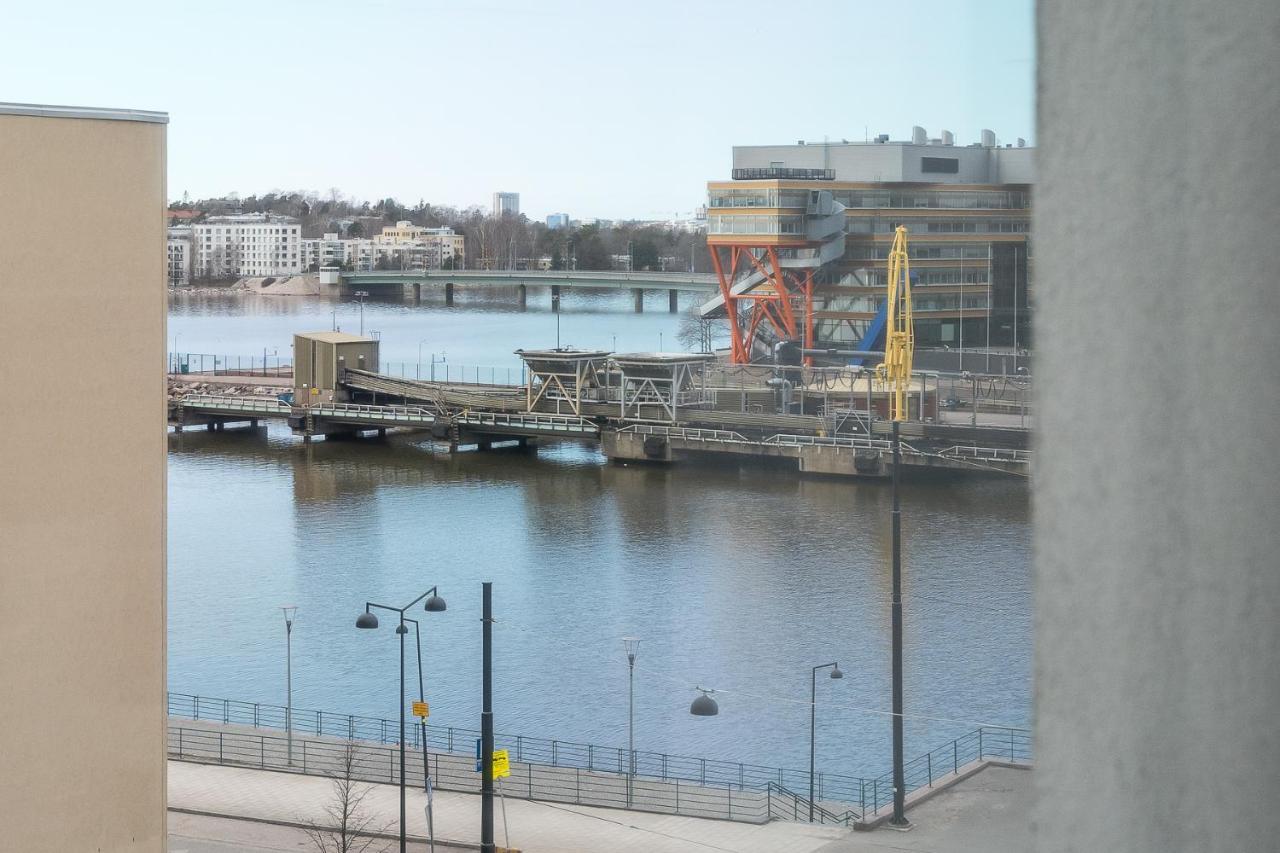 Hiisi Hotel Helsinki Jaetkaesaari Екстер'єр фото